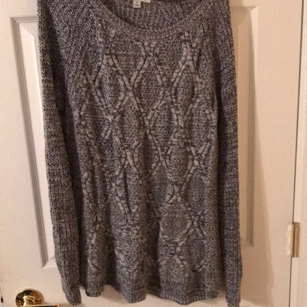 Gray sweater - Picture 4 of 4